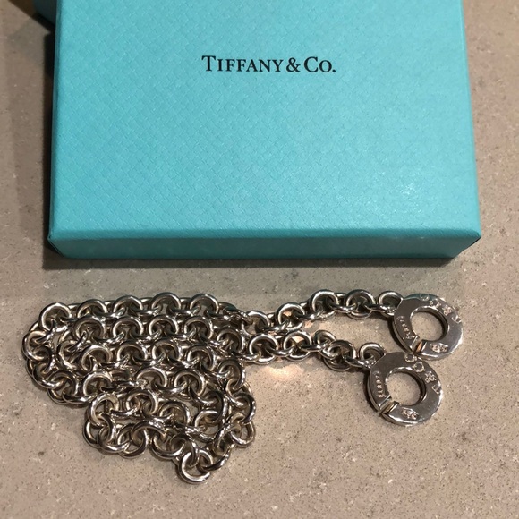TIFFANY & CO Interlocking Circles Necklace - Picture 3 of 6